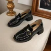 Loafer بكعب متوسط، بدون أربطة